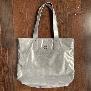 Lululemon silver bag reversible rare